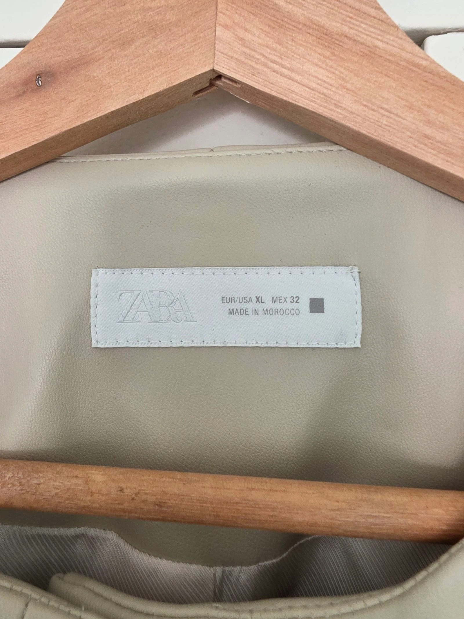 Blazer Peplum Creme Couro Sintético Novo | Zara | T.XL – photo 4